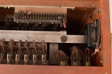 アンティーク雑貨　昭和32年　沖電気工業　20回線1号単紐共電式交換機(電話機)(R-048731)