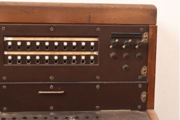 アンティーク雑貨　昭和32年　沖電気工業　20回線1号単紐共電式交換機(電話機)(R-048731)