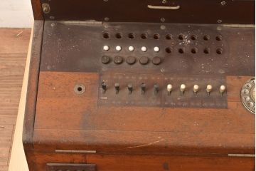 アンティーク雑貨　昭和32年　沖電気工業　20回線1号単紐共電式交換機(電話機)(R-048731)