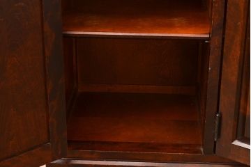 中古　北海道民芸家具　HM165K　洗練された佇まいが高級感漂う食器棚(カップボード、キャビネット、サイドボード、サイドキャビネット)(定価約43万円)(R-048732)