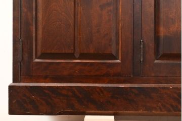 中古　北海道民芸家具　HM165K　洗練された佇まいが高級感漂う食器棚(カップボード、キャビネット、サイドボード、サイドキャビネット)(定価約43万円)(R-048732)