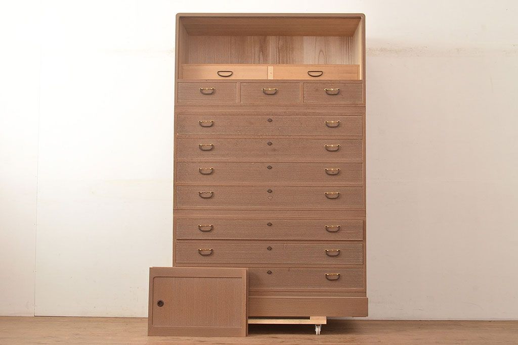 中古　上質な和を演出してくれる国産高級桐箪笥(定価約90万円)(和タンス、衣装箪笥、引き出し、桐たんす)(R-048733)