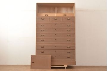 中古　上質な和を演出してくれる国産高級桐箪笥(定価約90万円)(和タンス、衣装箪笥、引き出し、桐たんす)(R-048733)