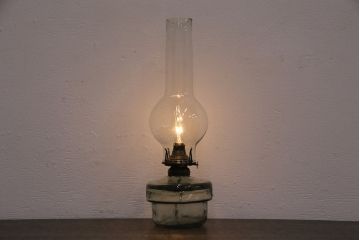 アンティーク照明　オイルランプリメイク　時を経たガラスの風合いが魅力のテーブルランプ(スタンドライト、卓上照明)(R-048752)