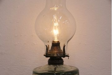 アンティーク照明　オイルランプリメイク　時を経たガラスの風合いが魅力のテーブルランプ(スタンドライト、卓上照明)(R-048752)