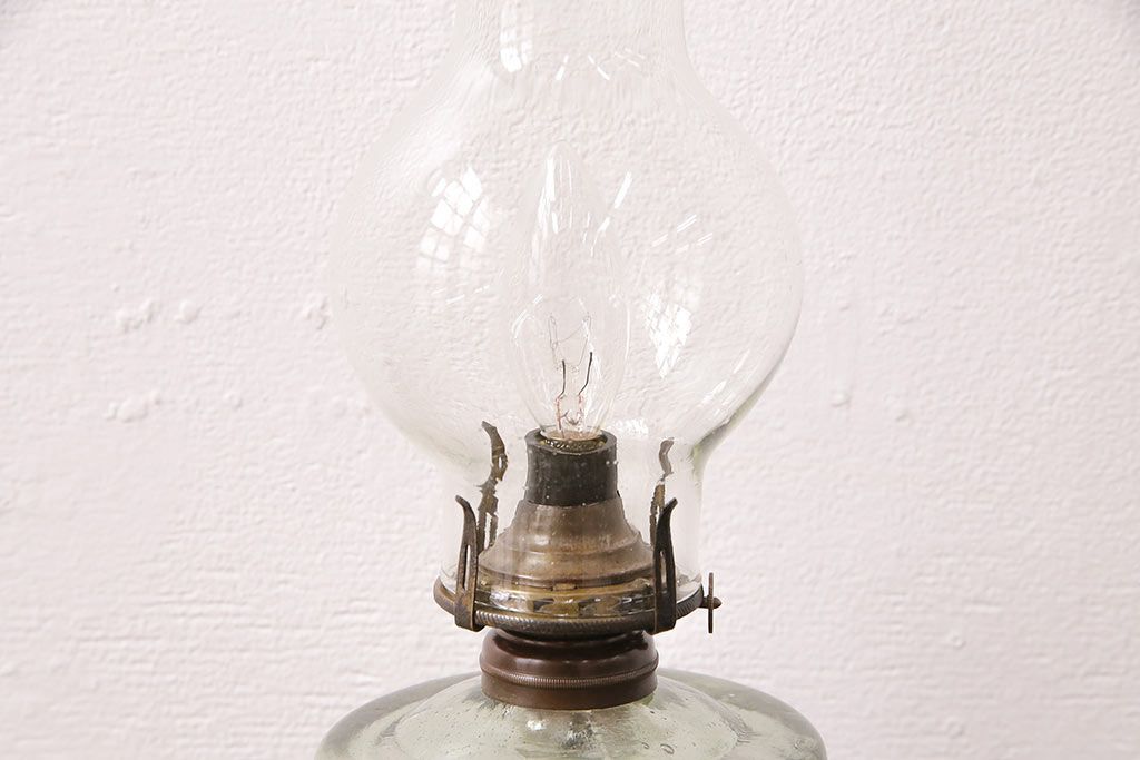 アンティーク照明　オイルランプリメイク　時を経たガラスの風合いが魅力のテーブルランプ(スタンドライト、卓上照明)(R-048752)