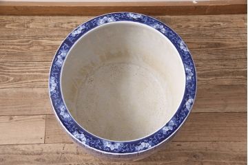 アンティーク雑貨　麒麟の図が大胆に描かれた瀬戸火鉢(鉢カバー)(R-048754)