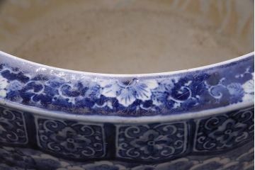 アンティーク雑貨　麒麟の図が大胆に描かれた瀬戸火鉢(鉢カバー)(R-048754)