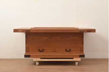 中古　民芸家具　総ケヤキ材　置いてあるだけで和の雰囲気が高まる関西火鉢(囲炉裏、長火鉢、座卓、ローテーブル)(R-048764)