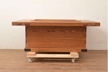 中古　民芸家具　総ケヤキ材　置いてあるだけで和の雰囲気が高まる関西火鉢(囲炉裏、長火鉢、座卓、ローテーブル)(R-048764)