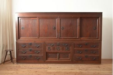 和製アンティーク　ヒノキ材・ケヤキ材　激レアサイズ!!堂々とした存在感抜群の九尺収納箪笥(水屋箪笥、夜具箪笥、布団箪笥、キャビネット、収納棚)(R-048768)