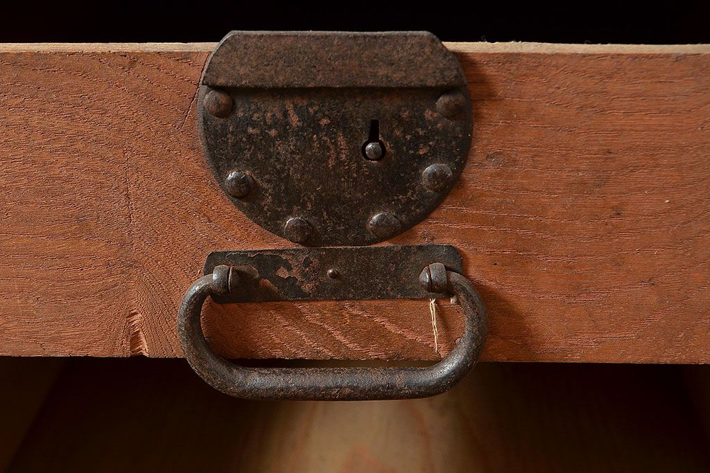 和製アンティーク　ヒノキ材・ケヤキ材　激レアサイズ!!堂々とした存在感抜群の九尺収納箪笥(水屋箪笥、夜具箪笥、布団箪笥、キャビネット、収納棚)(R-048768)