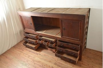 和製アンティーク　ヒノキ材・ケヤキ材　激レアサイズ!!堂々とした存在感抜群の九尺収納箪笥(水屋箪笥、夜具箪笥、布団箪笥、キャビネット、収納棚)(R-048768)