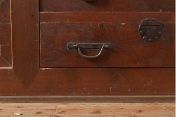 和製アンティーク　ヒノキ材・ケヤキ材　激レアサイズ!!堂々とした存在感抜群の九尺収納箪笥(水屋箪笥、夜具箪笥、布団箪笥、キャビネット、収納棚)(R-048768)