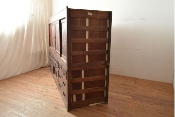 和製アンティーク　ヒノキ材・ケヤキ材　激レアサイズ!!堂々とした存在感抜群の九尺収納箪笥(水屋箪笥、夜具箪笥、布団箪笥、キャビネット、収納棚)(R-048768)