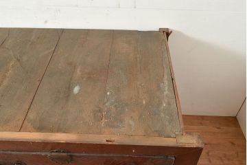 和製アンティーク　ヒノキ材・ケヤキ材　激レアサイズ!!堂々とした佇まいが魅力的な収納箪笥(水屋箪笥、夜具箪笥、布団箪笥、リビングボード、キャビネット、収納棚)(R-048770)