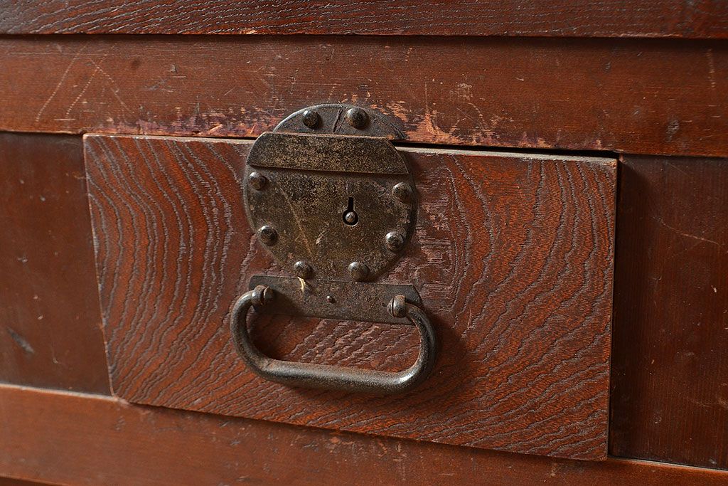 和製アンティーク　ヒノキ材・ケヤキ材　激レアサイズ!!堂々とした佇まいが魅力的な収納箪笥(水屋箪笥、夜具箪笥、布団箪笥、リビングボード、キャビネット、収納棚)(R-048770)