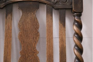 イギリスアンティーク　クラシカルな雰囲気作りにぴったりのアームチェア(椅子)(R-048773)