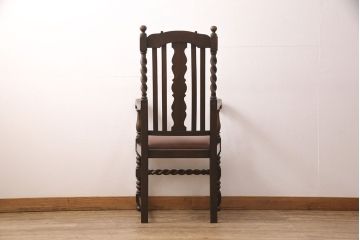 イギリスアンティーク　クラシカルな雰囲気作りにぴったりのアームチェア(椅子)(R-048773)