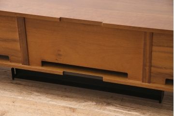 展示品　極美品　Cassinaixc.(カッシーナイクスシー)　BREATH(ブレス)　インブイア材の温もり漂うシアターボード(テレビ台、ローボード)(定価約63万5千円)(R-048774)