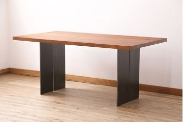 美品　arflex(アルフレックス)　Riva(リーヴァ)製　NATURA(ナチュラ)　モダンなダイニングテーブル(定価約55万円)(R-048775)