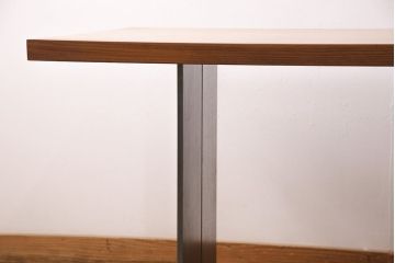 美品　arflex(アルフレックス)　Riva(リーヴァ)製　NATURA(ナチュラ)　モダンなダイニングテーブル(定価約55万円)(R-048775)