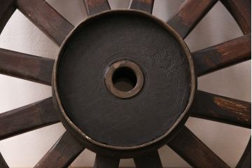 アンティーク雑貨　大八車　趣溢れる佇まいが魅力的な木製車輪(ディスプレイ、ガーデニング雑貨)(R-048786)