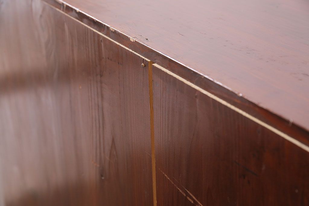 和製アンティーク　巾着金具　黒漆塗りが上質な和の雰囲気を高める庄内箪笥(重ね箪笥、時代箪笥、引き出し)(R-048788)