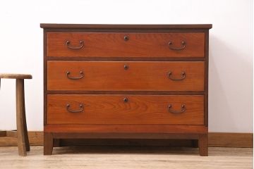 和製アンティーク　天板・脚付きリメイク　前面ケヤキ材製　漆塗りのしっとりとした光沢が美しいリビングボード(テレビ台、ローチェスト)(R-048793)