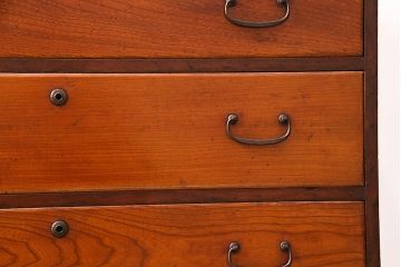 和製アンティーク　天板・脚付きリメイク　前面ケヤキ材製　漆塗りのしっとりとした光沢が美しいリビングボード(テレビ台、ローチェスト)(R-048793)