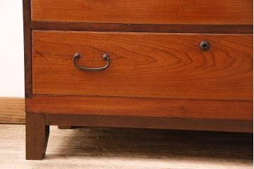 和製アンティーク　天板・脚付きリメイク　前面ケヤキ材製　漆塗りのしっとりとした光沢が美しいリビングボード(テレビ台、ローチェスト)(R-048793)