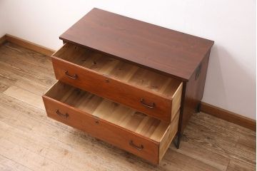 和製アンティーク　天板・鉄脚付きリメイク　漆塗り　ケヤキ材の杢目が味わい深いリビングボード(テレビ台、ローチェスト)(R-048794)