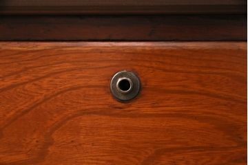 和製アンティーク　天板・鉄脚付きリメイク　漆塗り　ケヤキ材の杢目が味わい深いリビングボード(テレビ台、ローチェスト)(R-048794)