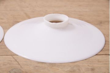 アンティーク照明　戦前　昭和レトロな味わいを感じる平笠シェードのペンダントライト2個セット(R-048798)