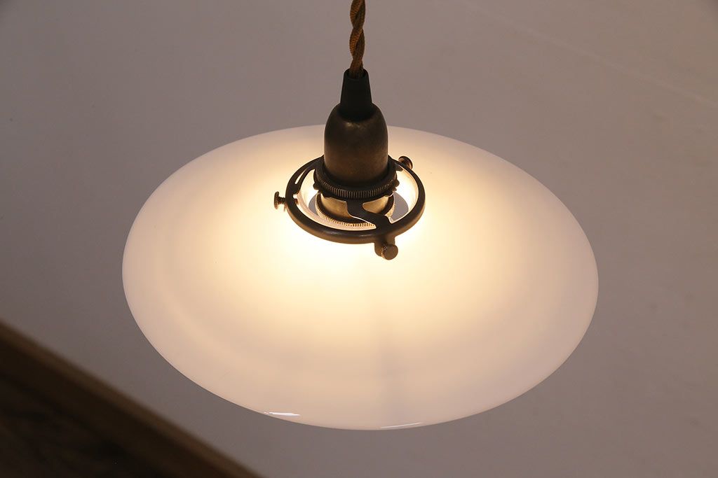 アンティーク照明　レトロな空間づくりにおすすめ!平笠シェードの吊り下げ照明(ペンダントライト、天井照明、電笠)(R-048802)