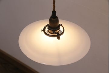 アンティーク照明　レトロな空間づくりにおすすめ!平笠シェードの吊り下げ照明(ペンダントライト、天井照明、電笠)(R-048802)