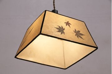 和製アンティーク　和紙風のデザインがお洒落!笹の葉と紅葉が浮かび上がる天井照明(吊り下げ照明、ペンダントライト、シェード)(R-048804)