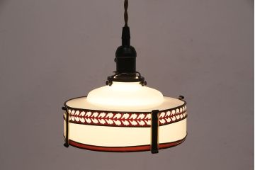 アンティーク照明　セルロイド装飾がおしゃれ!昭和レトロな雰囲気が漂う天井照明(吊り下げ照明、ペンダントライト、シェード)(R-048805)