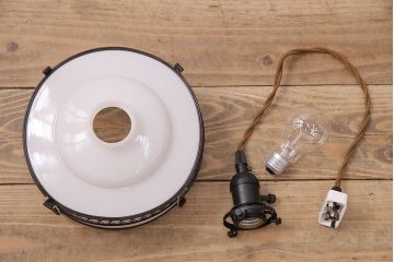 アンティーク照明　セルロイド装飾がおしゃれ!昭和レトロな雰囲気が漂う天井照明(吊り下げ照明、ペンダントライト、シェード)(R-048805)