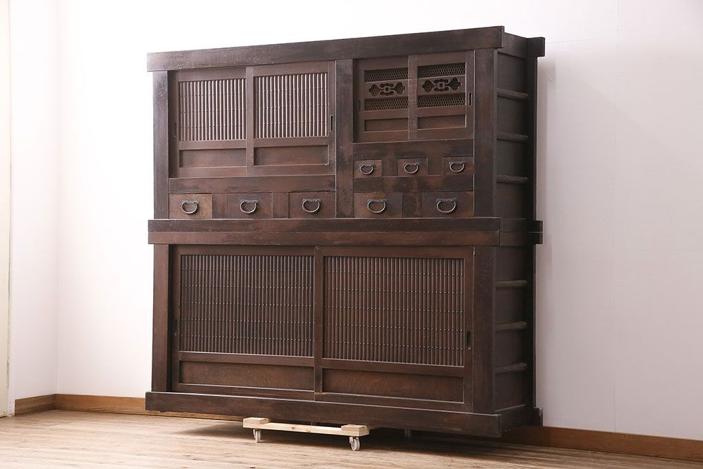 和製アンティーク　ヒノキ材　渋い和の雰囲気を醸し出す、明治大正期の水屋箪笥(重ね箪笥、食器棚、キャビネット、収納棚)(R-048812)