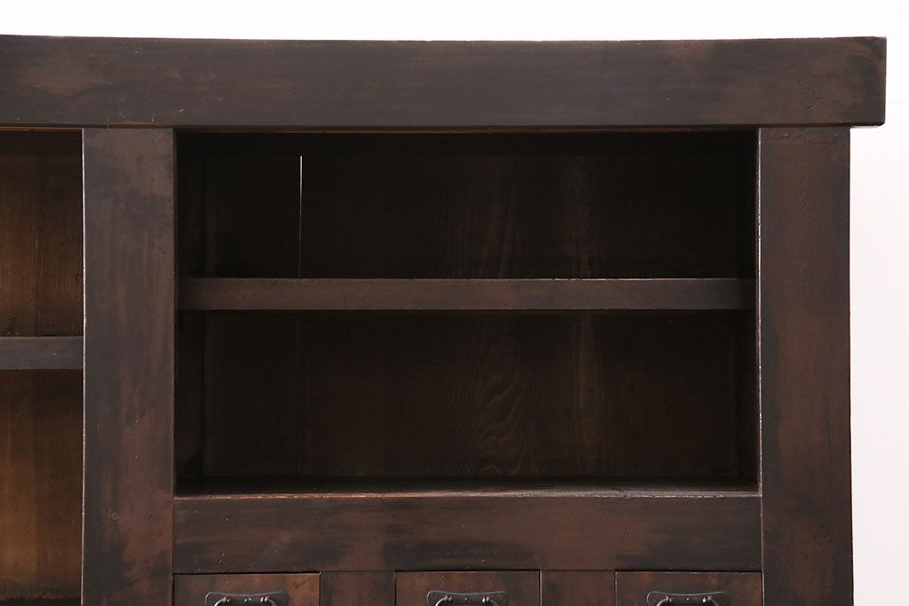 和製アンティーク　ヒノキ材　渋い和の雰囲気を醸し出す、明治大正期の水屋箪笥(重ね箪笥、食器棚、キャビネット、収納棚)(R-048812)