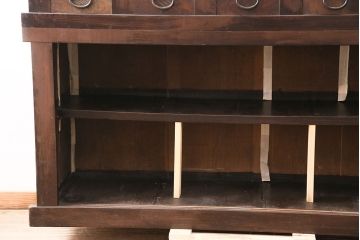 和製アンティーク　ヒノキ材　渋い和の雰囲気を醸し出す、明治大正期の水屋箪笥(重ね箪笥、食器棚、キャビネット、収納棚)(R-048812)