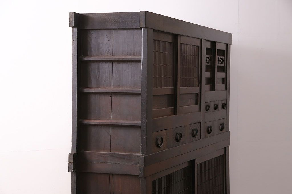 和製アンティーク　ヒノキ材　渋い和の雰囲気を醸し出す、明治大正期の水屋箪笥(重ね箪笥、食器棚、キャビネット、収納棚)(R-048812)