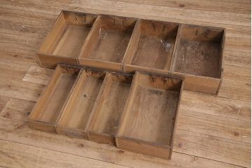 和製アンティーク　ヒノキ材　渋い和の雰囲気を醸し出す、明治大正期の水屋箪笥(重ね箪笥、食器棚、キャビネット、収納棚)(R-048812)