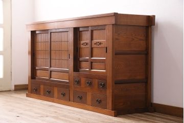 中古　民芸家具　総ニレ無垢材　丁寧な作り込みが見事なサイドボード(水屋箪笥、収納棚ド、戸棚)(R-048816)
