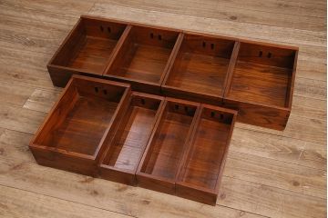 中古　民芸家具　総ニレ無垢材　丁寧な作り込みが見事なサイドボード(水屋箪笥、収納棚ド、戸棚)(R-048816)