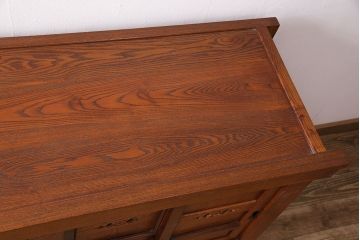 中古　民芸家具　総ニレ無垢材　丁寧な作り込みが見事なサイドボード(水屋箪笥、収納棚ド、戸棚)(R-048816)