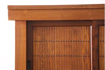 中古　民芸家具　総ニレ無垢材　丁寧な作り込みが見事なサイドボード(水屋箪笥、収納棚ド、戸棚)(R-048816)