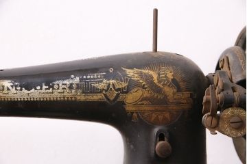 ジャンク品　SINGER(シンガー)社　お洒落なアンティークの空間を演出するミシンテーブル(シンガーミシン、ミシン台、ディスプレイ、工業用ミシン)(R-048822)