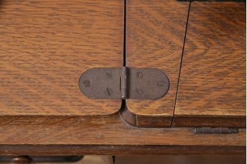 ジャンク品　SINGER(シンガー)社　お洒落なアンティークの空間を演出するミシンテーブル(シンガーミシン、ミシン台、ディスプレイ、工業用ミシン)(R-048822)